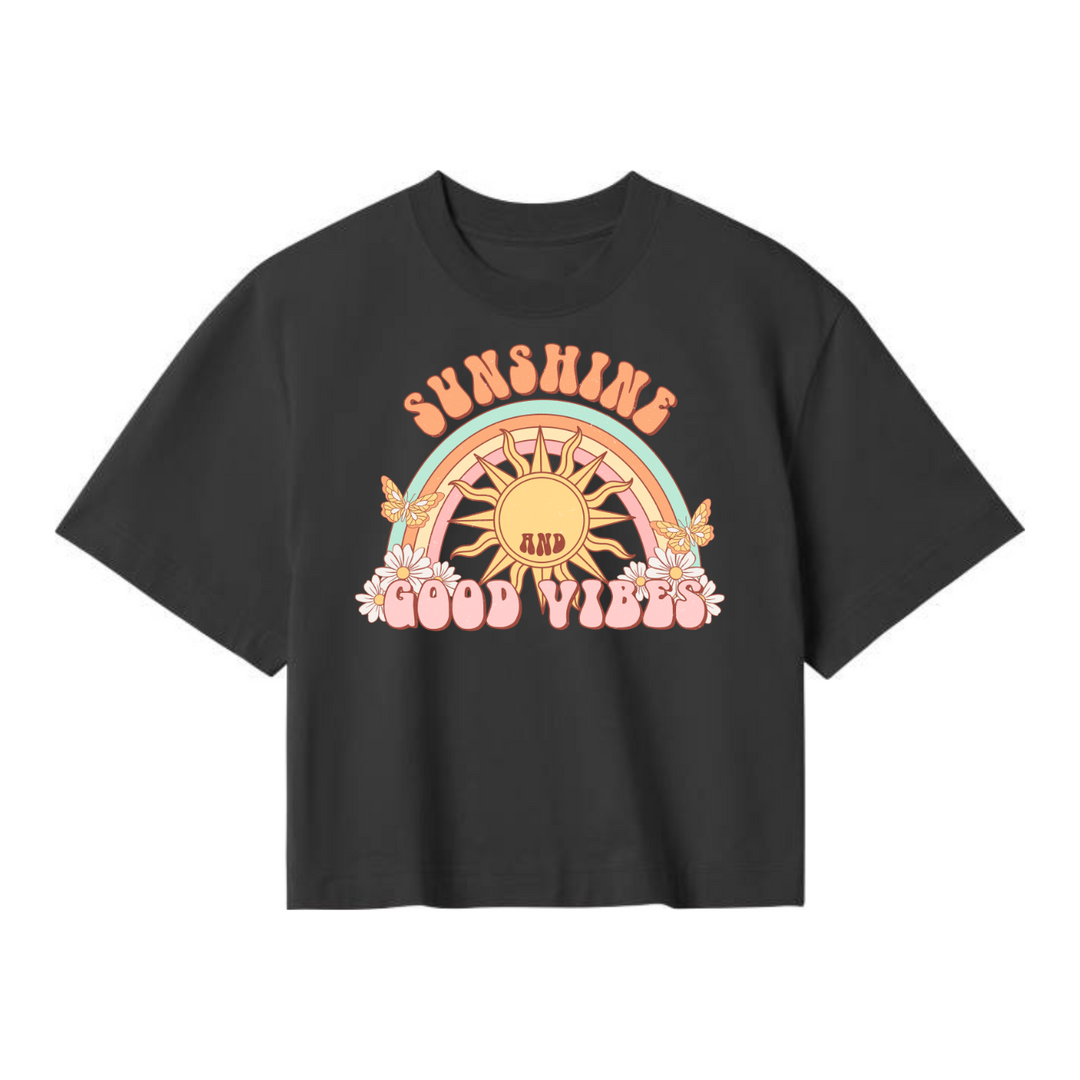 SUNSHINE AND GOOD VIBES Crop Top